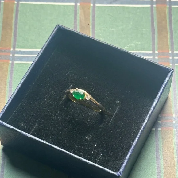 Stone and Strand Emerald Diamond Merge Ring - Picture 6 of 7